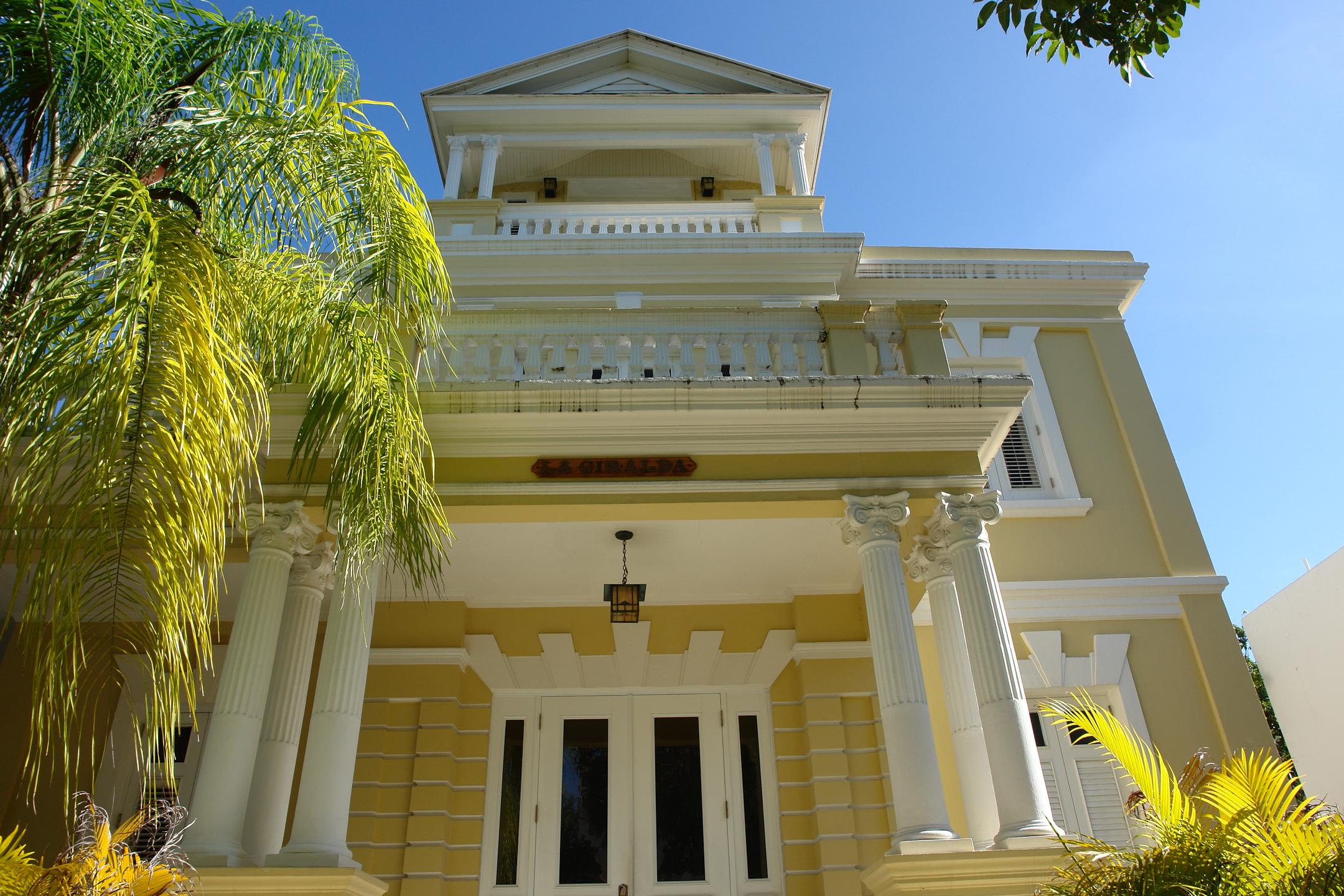 Casa La Giralda - Avenida Miramar, esquina calle Marti 651 - San Juan (Miramar) - 2011 00019